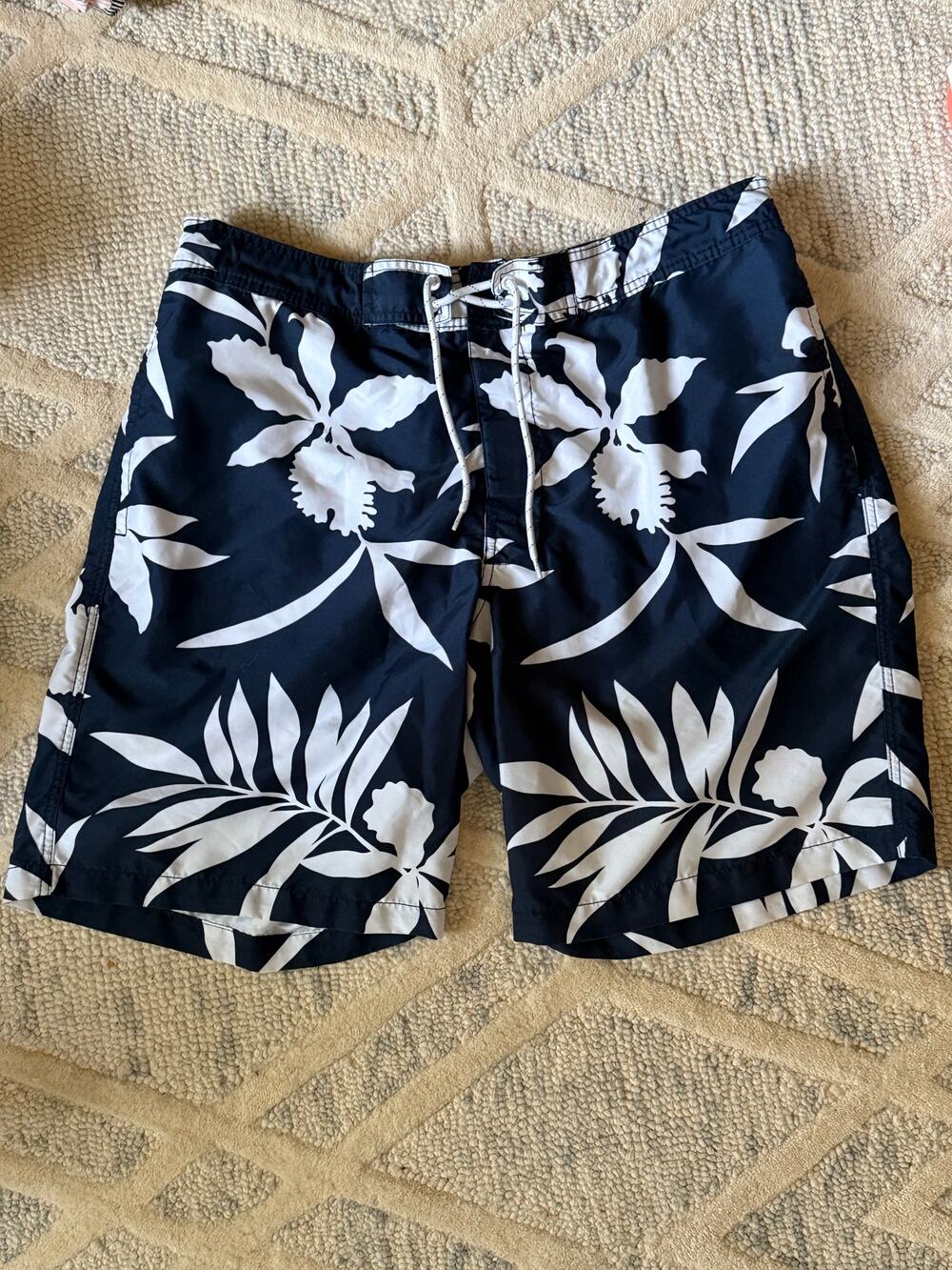 St. John’s Bay Men’s Hawaiian Floral Swim Trunks Navy White XL Board Shorts